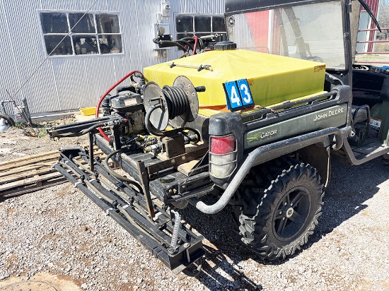 100 Gal Lawn Spraying System with Honda Motor, Pump and Booms