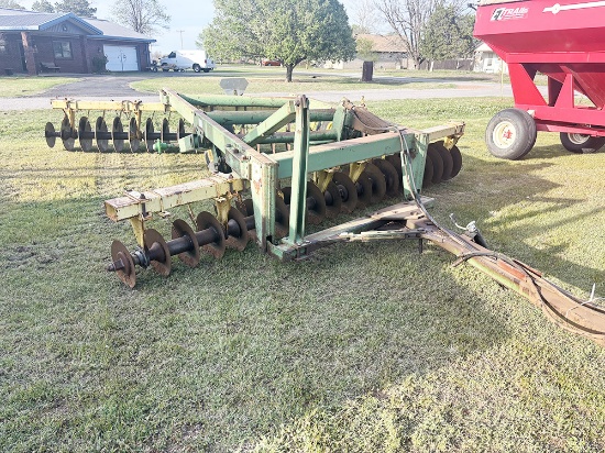 John Deere 340 Series Offset Disc- 14ft
