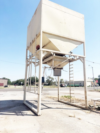 30 Ton Overhead Cake Bin, 2 Compartments with Scale Bin