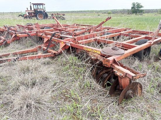 Sunflower Disc 24ft, Needs Repairs, Parts on Ground
