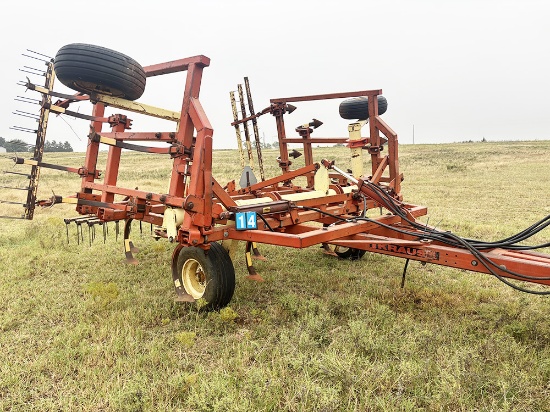 Krause 22 Shank Folding Chisel Plow with Duck Feet and Harrows, Good Condition.