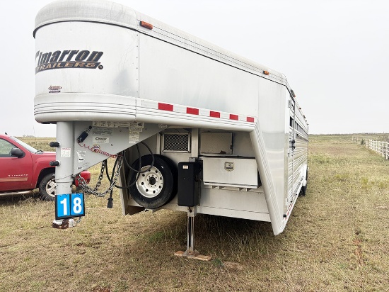 2015 Cimmaron 28ft Aluminum Show Trailer 7ft 6 inch inside.