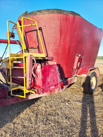 Supreme 900 T Vertical Twin Screw Mixer, New Gearbox and Knives this Season