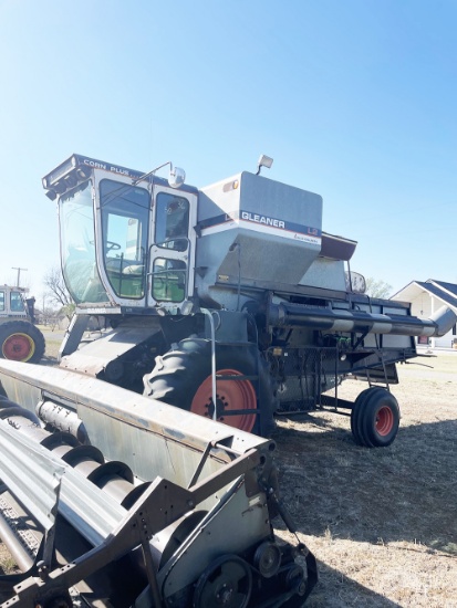 L2 Gleaner Combine- Good Cond- Local Estate- Drove in