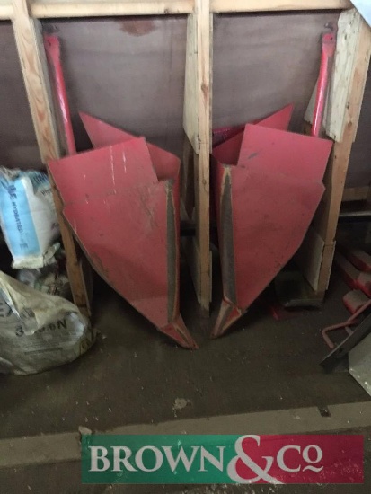 Massey Ferguson Combine side knife and dividers.
