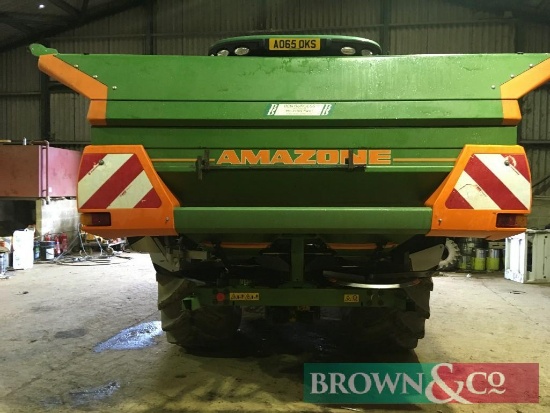 Amazone ZA-M 3000 twin disc spreader