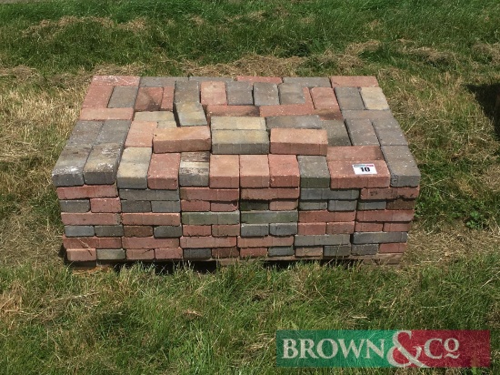 Quantity paving bricks