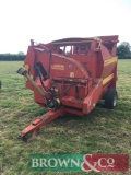 2007 Teagle Tomohawk 8030 single axle bale shredder with single side discharge and hydraulic rear