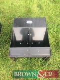 105No. Blibby double space wet/dry black plastic feeder for growers (to be collected from local