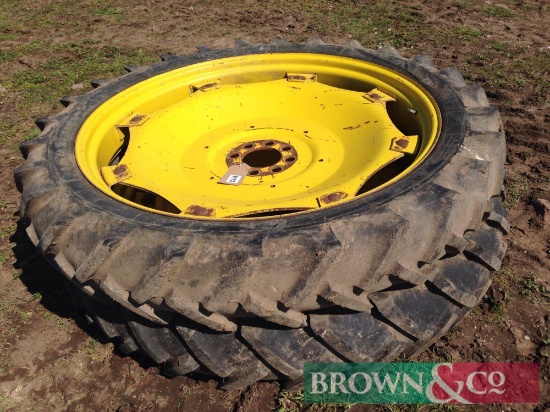 Pair of row crop wheels 9.5 x 44