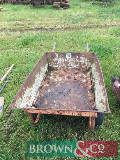 Yard Truc wheel barrow