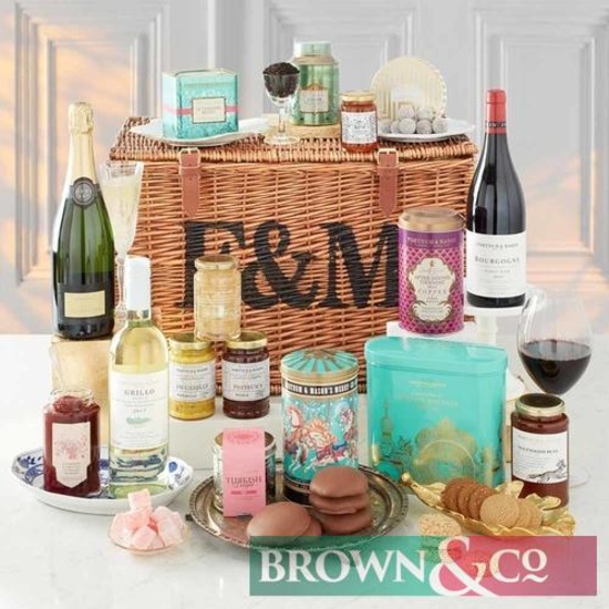 Fortnum & Mason - Marylebone Hamper - Savoury delights and sweet pleasures unite in this delectable