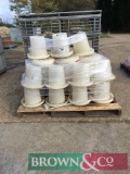 Quantity poultry feeders