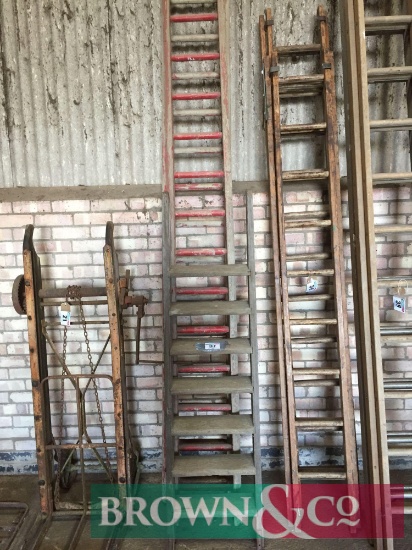 Wooden ladders (2)