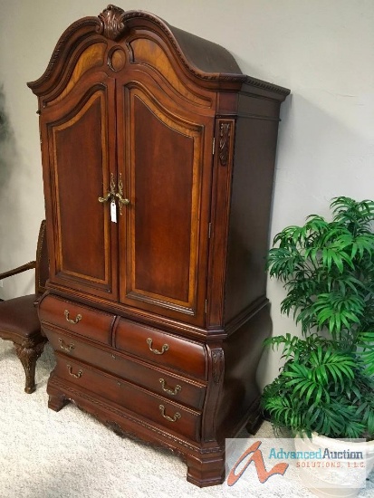 Armoir/ Hutch