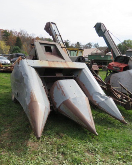 New Idea 424 2 row wide corn picker
