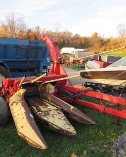 New Holland 890 corn chopper with New Holland 822 corn head