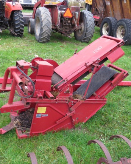 New Holland 70 bale thrower