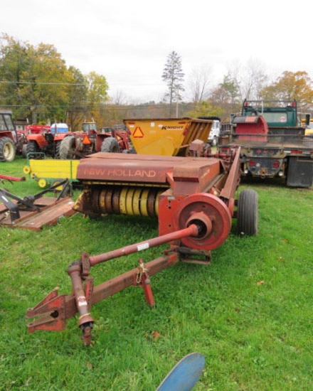New Holland 273 square baler