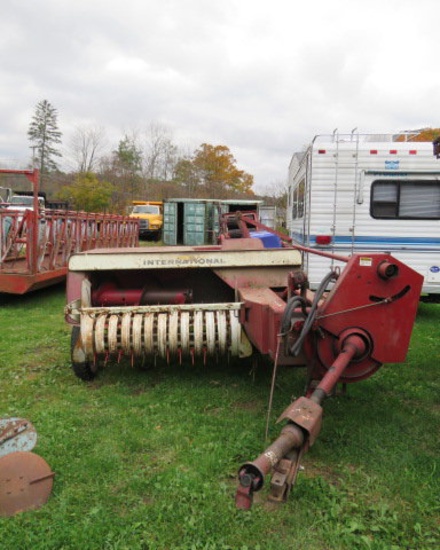 International 430 square baler