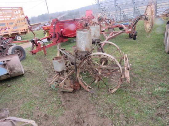 2 row corn planter