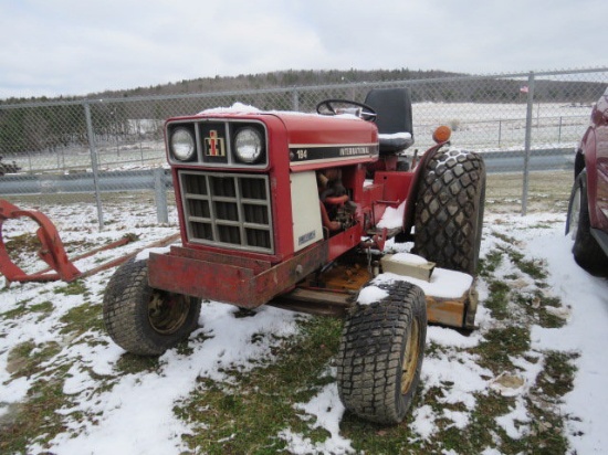 International 184 tractor