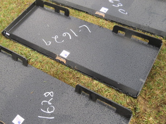 Skidsteer makeup plates