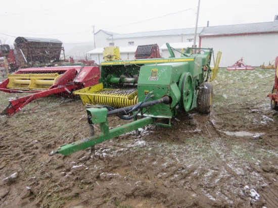 JD 327 sq baler w/pan kicker nice