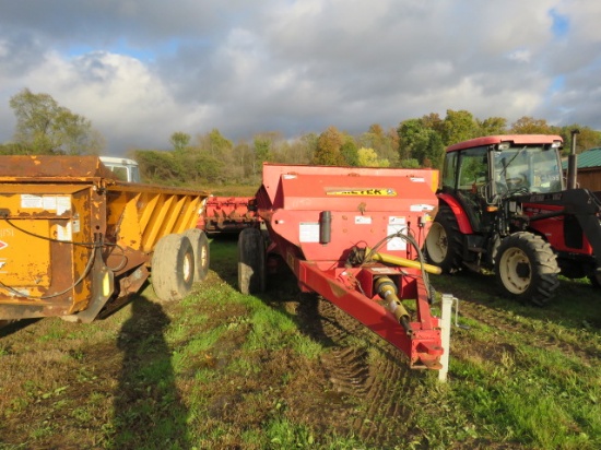 Meyer V force 7400 manure spreader
