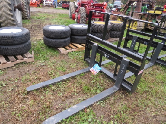 skidsteer pallet forks max capacity 4200lbs