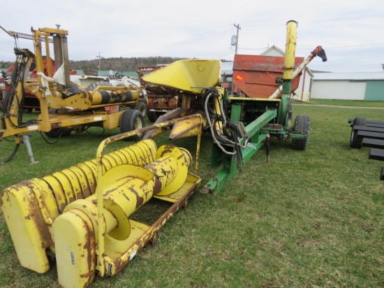 JD 3960 chopper w/2 Row Head & pickup