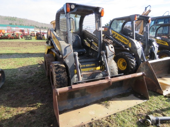 NH L218 w/quick attach bucket 7123 hrs