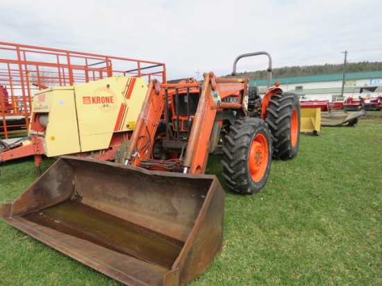 Kubota M8030 w/Quicke 640 Loader