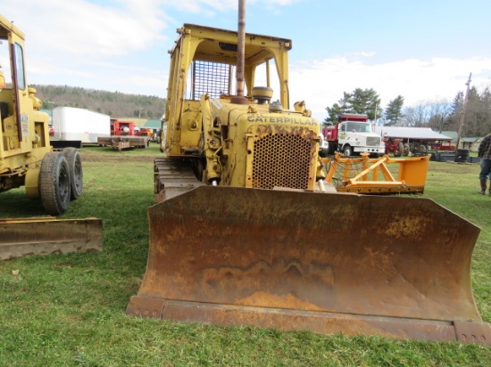 1980 Cat D4E Dozer 3304 Engine Power Shift Transmission 6-way Power Angle Tilt blade Hyster Winch