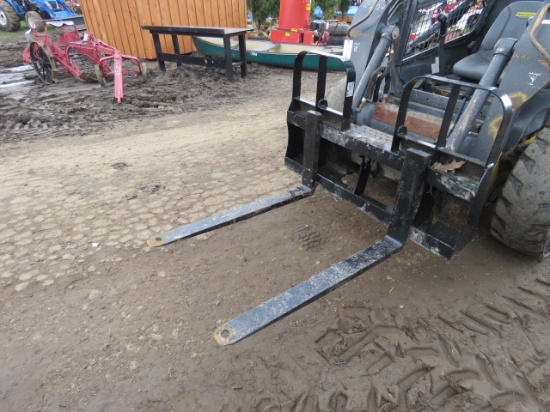 HLA Skidsteer 4200lb 42" Pallet forks