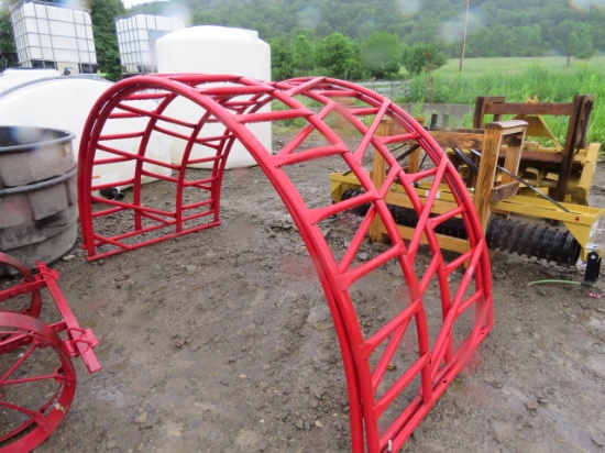 RED BALE FEEDER ROUND 2PC