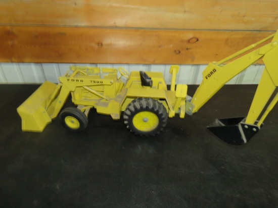 FORD 7500 TRACTOR LOADER BACKHOE TOY