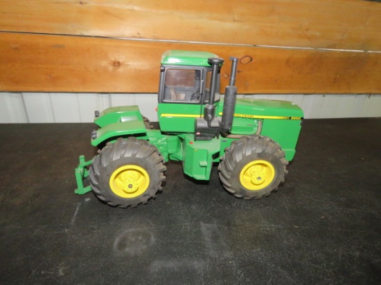 JOHN DEERE 8850 TOY TRACTOR