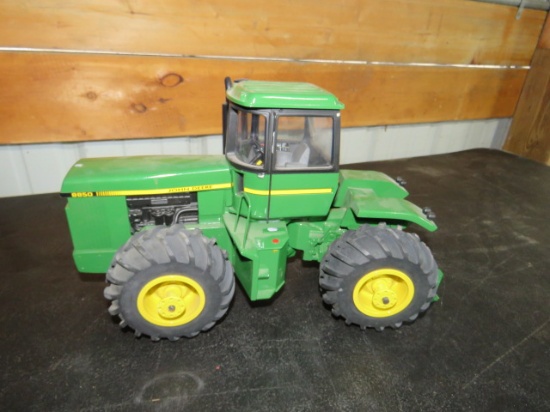 JOHN DEERE 8850 TOY TRACTOR