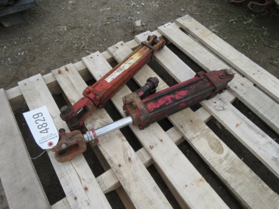 2 HYDRAULIC CYLINDERS