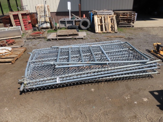 DOG CORRAL 4 PANELS AND A DOOR ALL FOR ONE MONEY