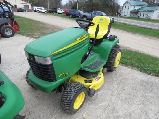 JOHN DEERE GT225 LAWNMOWER