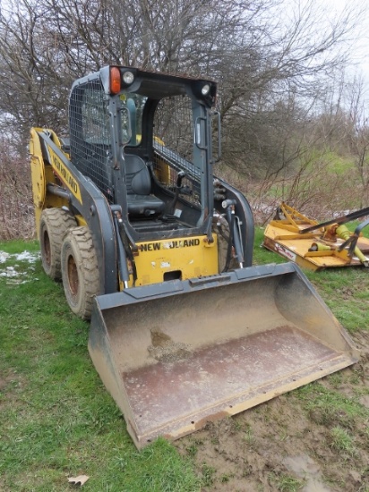NEW HOLLAND L216 SKIDSTEER 2683HRS PIN# JAF0L216CFM401086 SERIAL# NFM401086