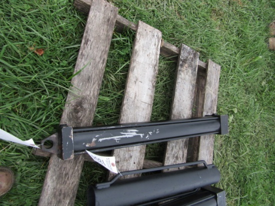 HYDRAULIC CYCLINDER