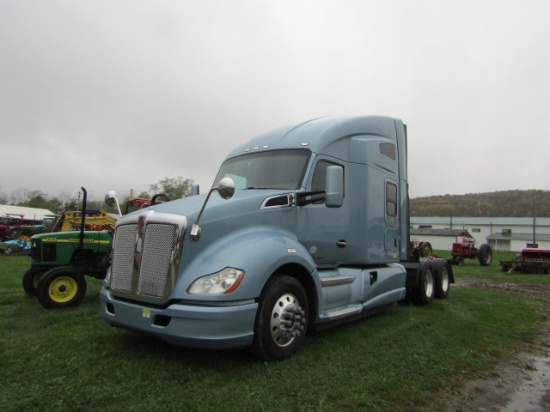 2015 KENWORTH T680 SEMI TRACTOR 558,105 MILES