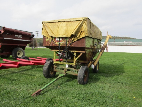 PARKER GRAVITY BOX WITH AUGER ON JOHN DEERE RUNNING GEAR