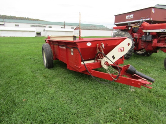 INTERNATIONAL 175 MANURE SPREADER REAR DISCHARGE