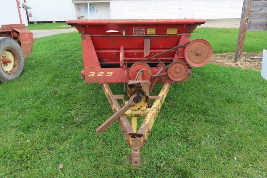 329 NEW HOLLAND MANURE SPREADER