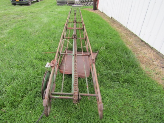 26FT HAY ELEVATOR