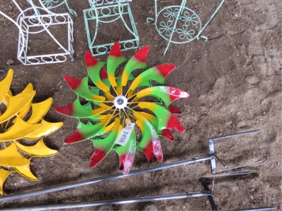 RAINBOW 6FT METAL WIND LAWN